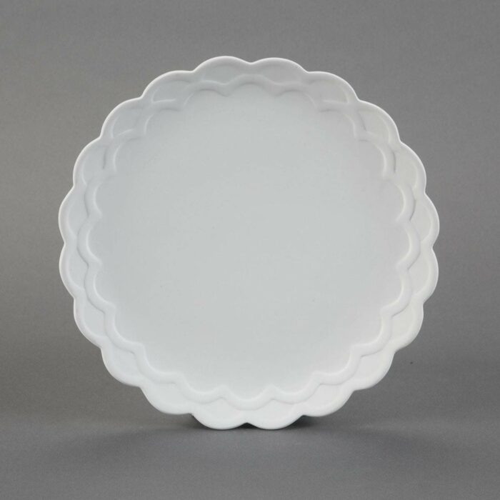 BQ SM SCALLOPED DINNER PLATE